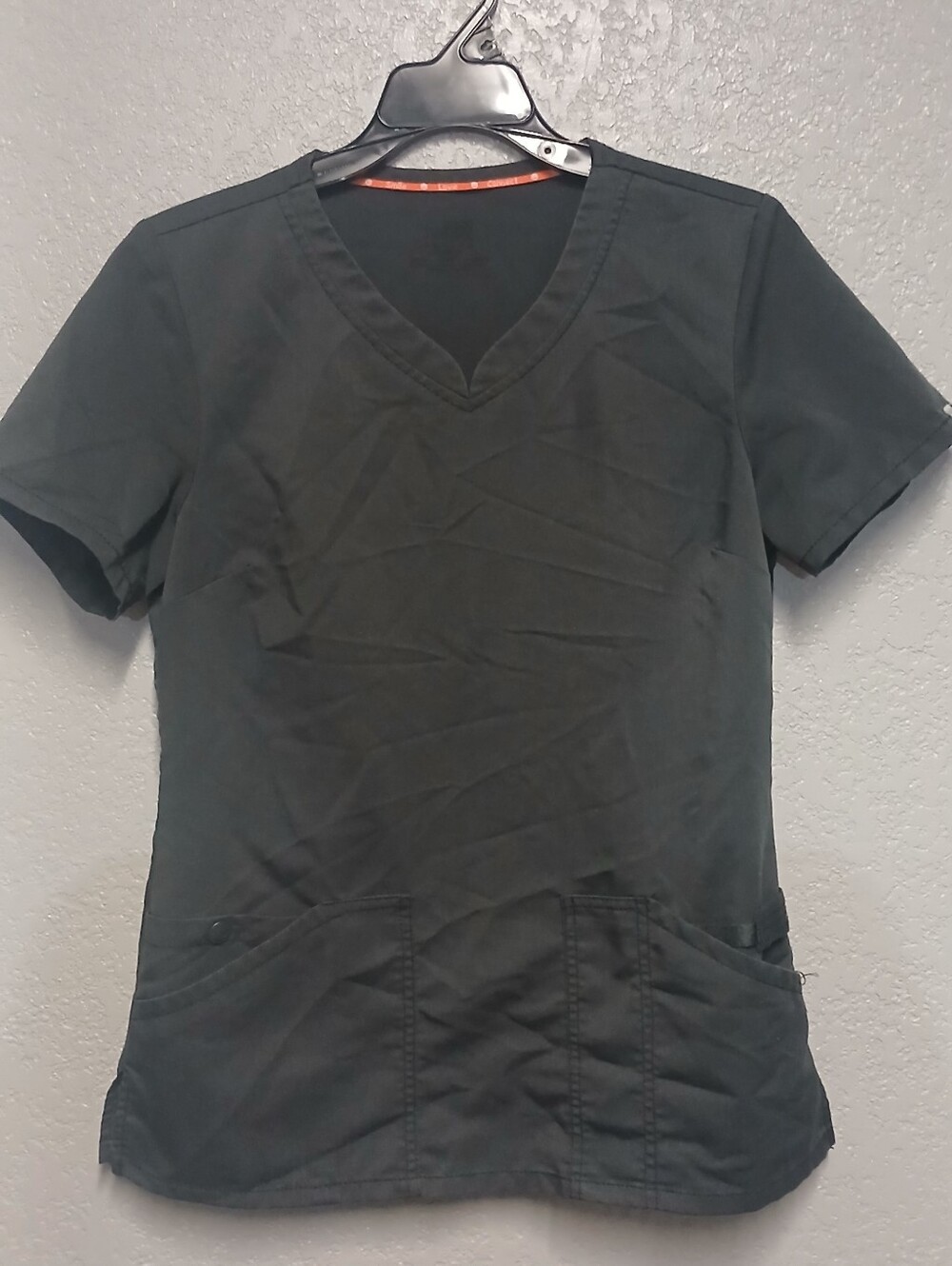 Grey Code Happy Form Fitting Scrub Top Size Small